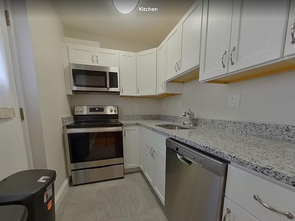 5th image of 387 Highland Ave #R