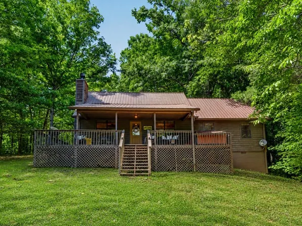 58 Peach Ln, Ellijay, GA 30536