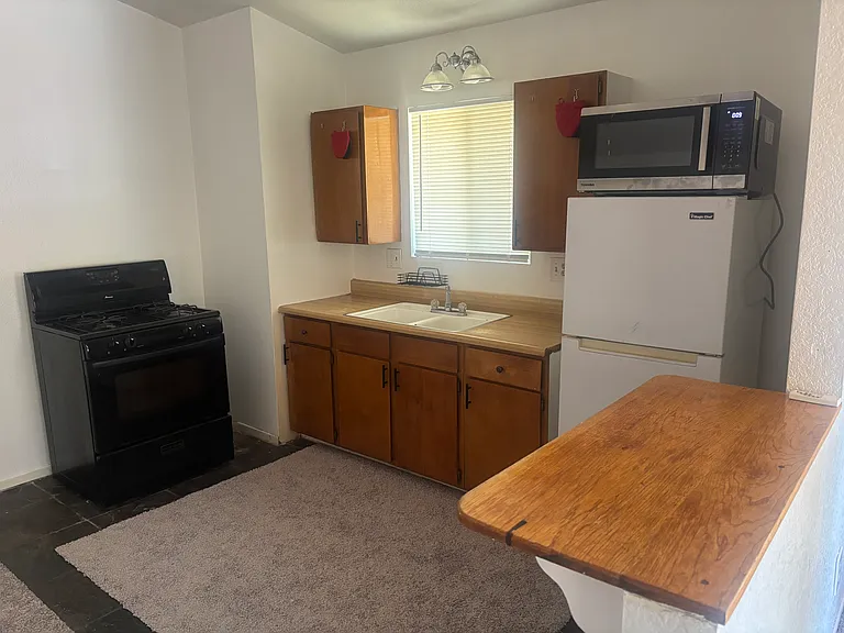 2104 4th Ln — Photo 4
