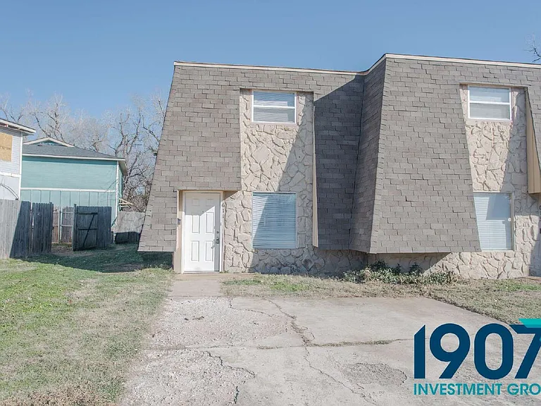 611 Sinclair Dr — Photo 1