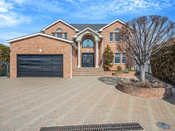 2707 Easa Place, Bellmore, NY 11710