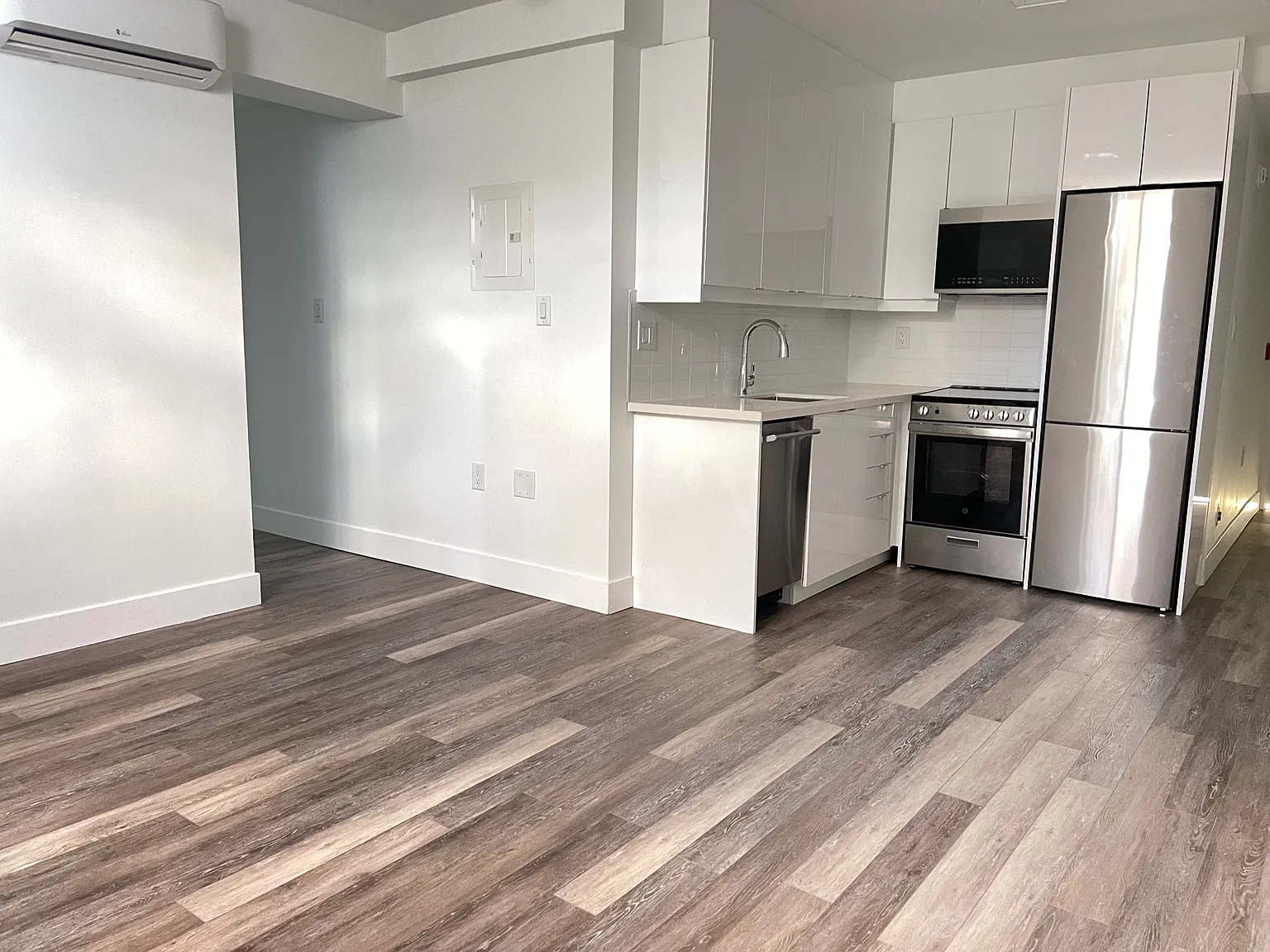 11 Cannon Road — Photo 2