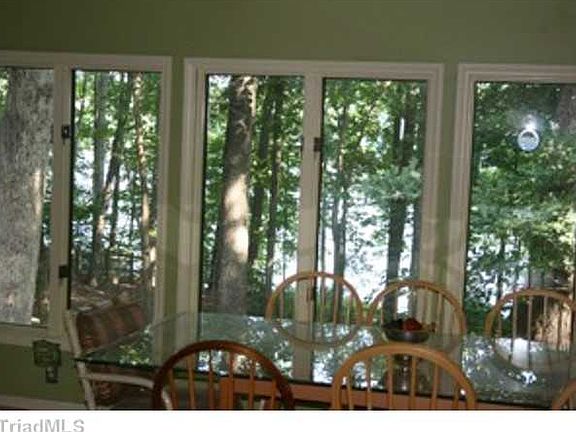 2nd image of 225 Shadowlawn Dr