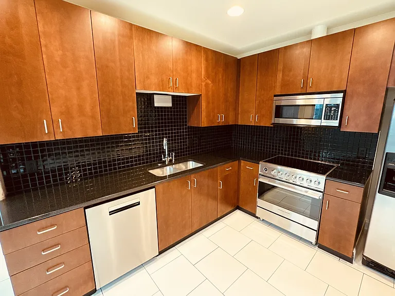 415 Church St #2106 — Photo 8