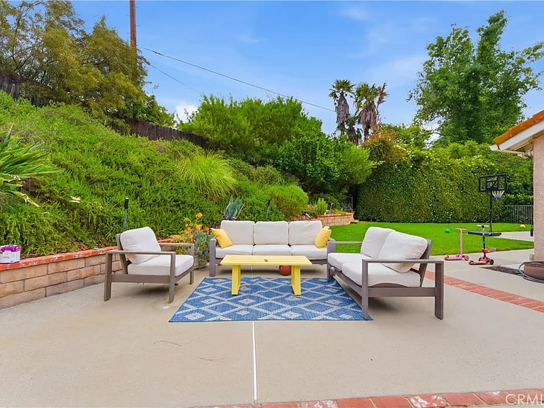 19511 Rosita St — Photo 45