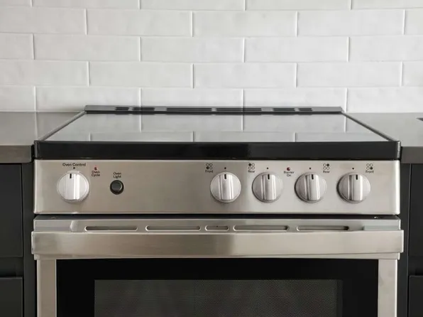 425 Summit Avenue image 17 of 24