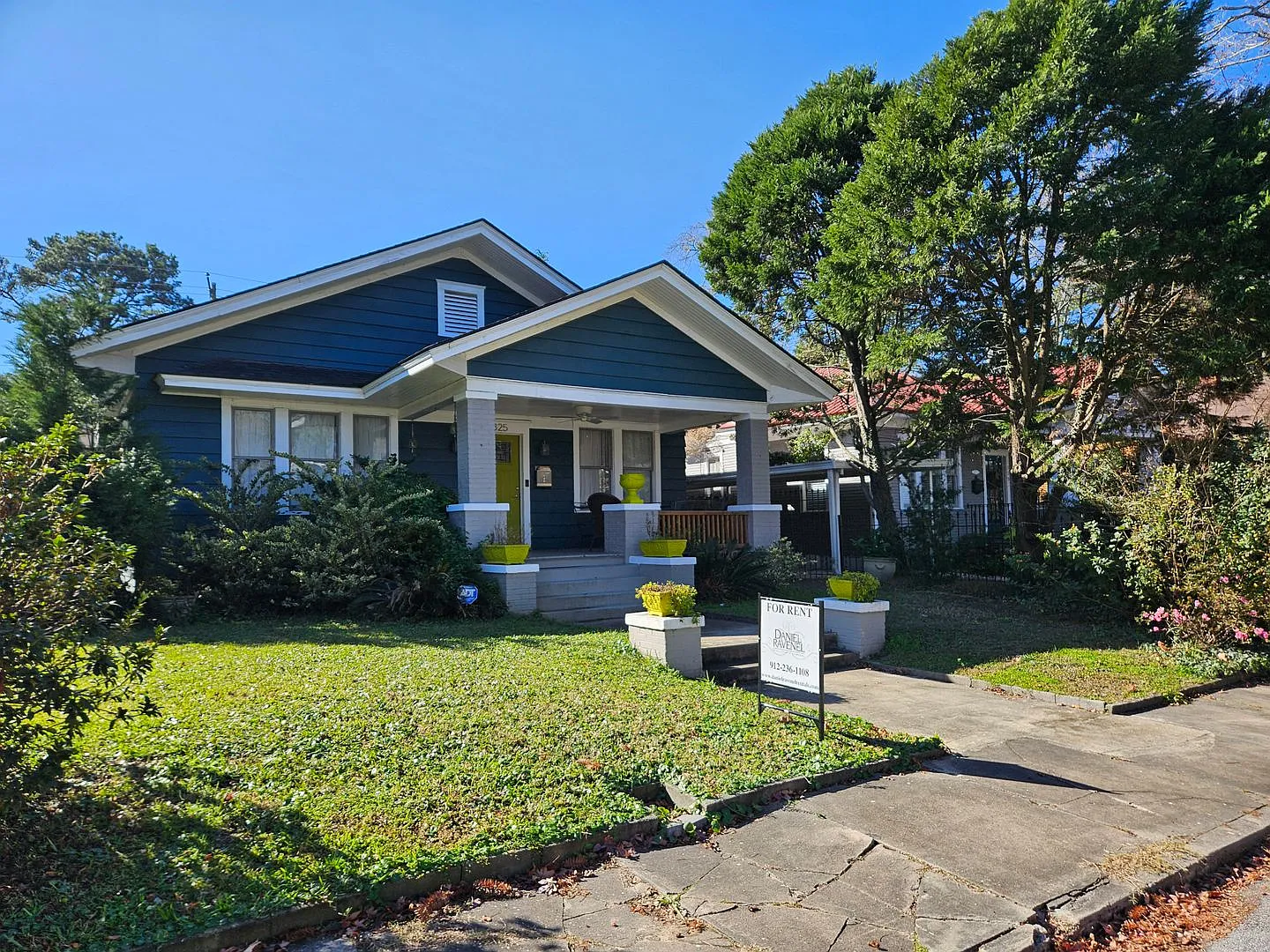 Charming Ardsley Park Three Bedroom Bungalow — Photo 1