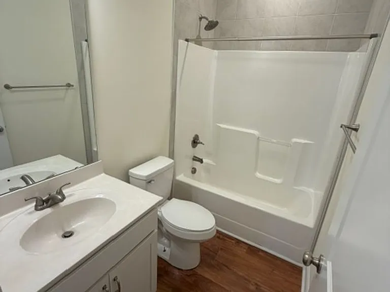 913 Linwood Ave — Photo 11