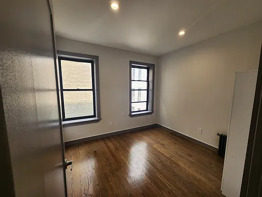 Rented by Reyes & Elsamad Real Estate Group | media 12