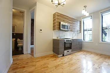Rented by Rennit Inc.