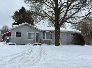 525 W Day St, Stanton, MI 48888