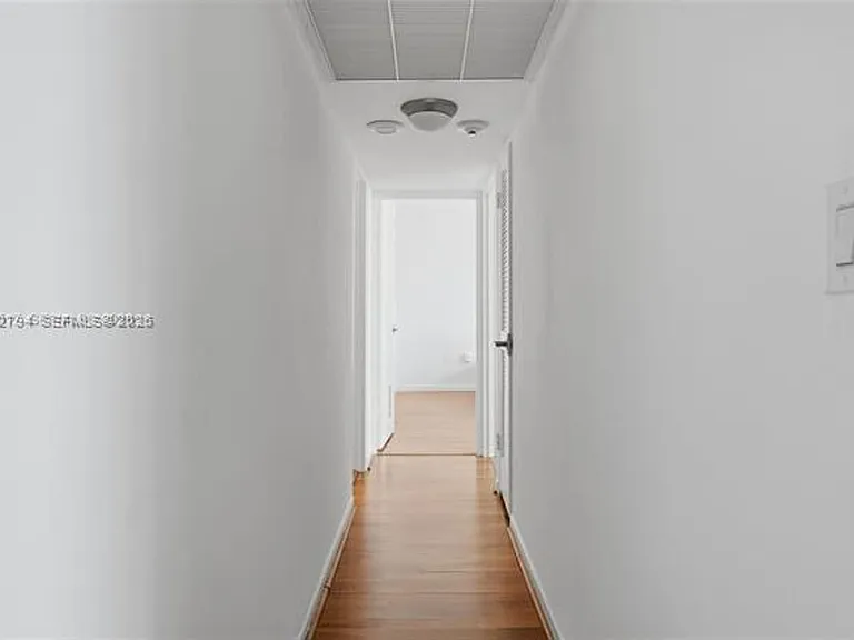 10275 Collins Avenue Cu #718 — Photo 17