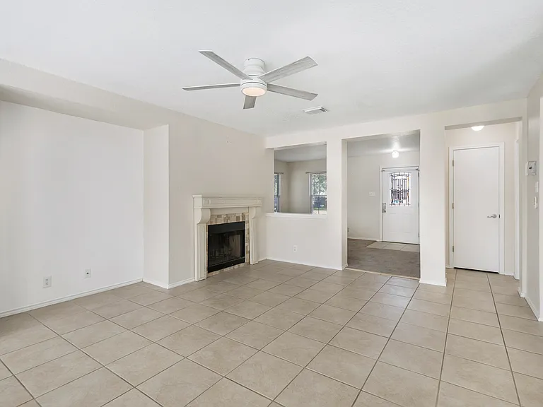 372 Copper Hill Dr — Photo 6