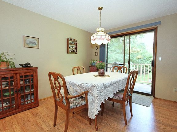 3rd image of 44020 SE 142nd St