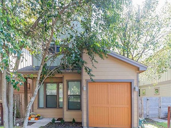 3rd image of 3001 Lovell Dr #B