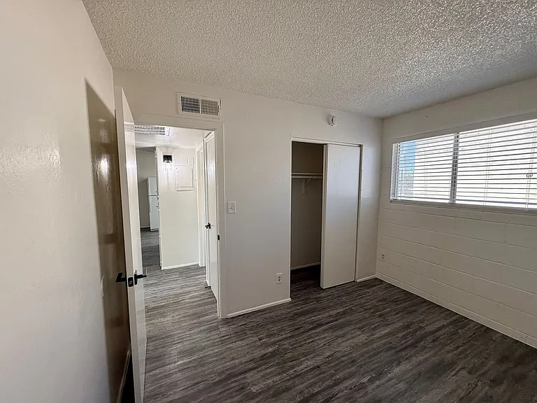 9514 N. 8th St — Photo 18