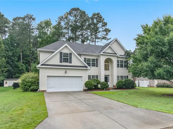 308 Queen Ct, Smithfield, VA 23430