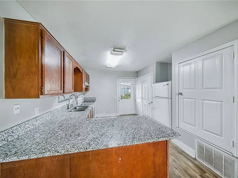 102 Park St #2 — Photo 10