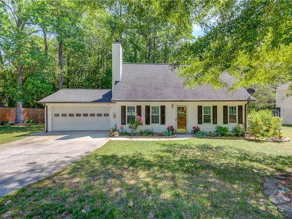 1584 Lakemont Dr, Grayson, GA 30017
