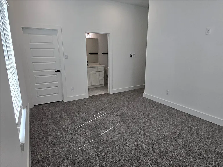 9808 Pelsey #B — Photo 13