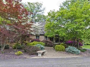 17 Williamsburg Rd, Sherman, IL 62684