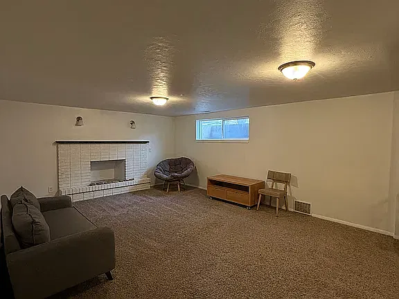 2 bed, 1100 sqft, $1,600 — Photo 4