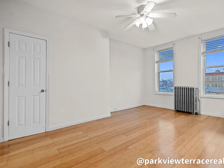 453 43rd St #3 — Photo 7