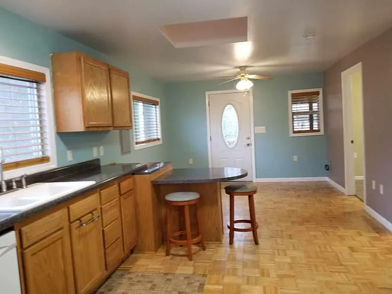 123 S University Ave — Photo 10