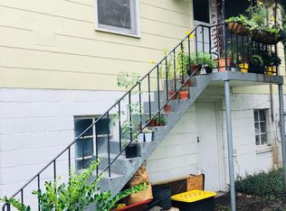 215 1/2 E 52nd St, Savannah, GA 31405