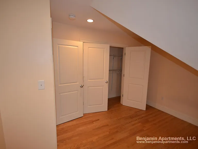 27 Lothrop St #5 — Photo 5