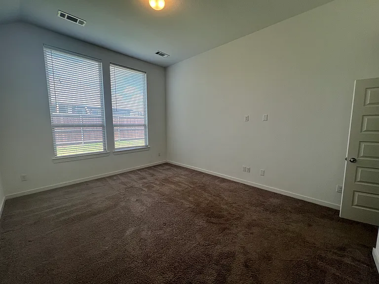 1120 Sheldon Dr — Photo 25