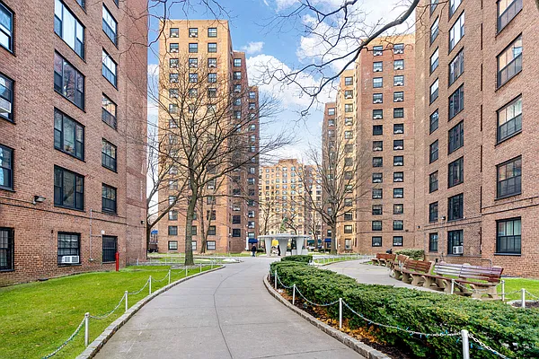Sold by Compass | media 7