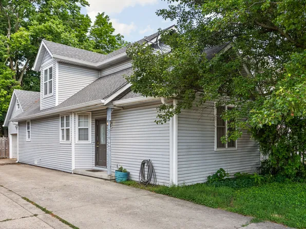 218 Heritage Ln, Carmel, IN 46032