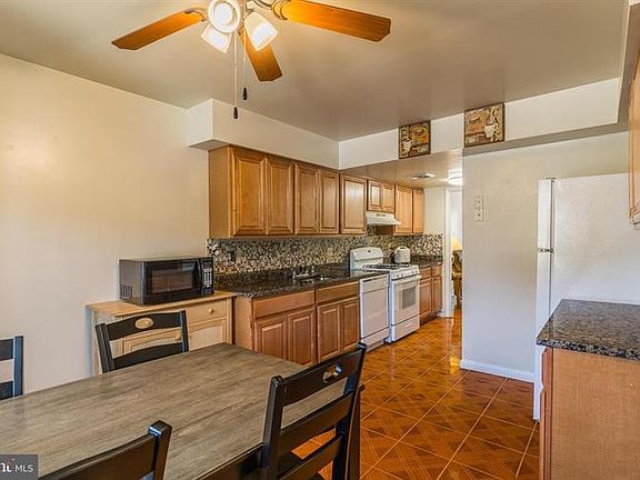 4th image of 15049 Cherrydale Dr