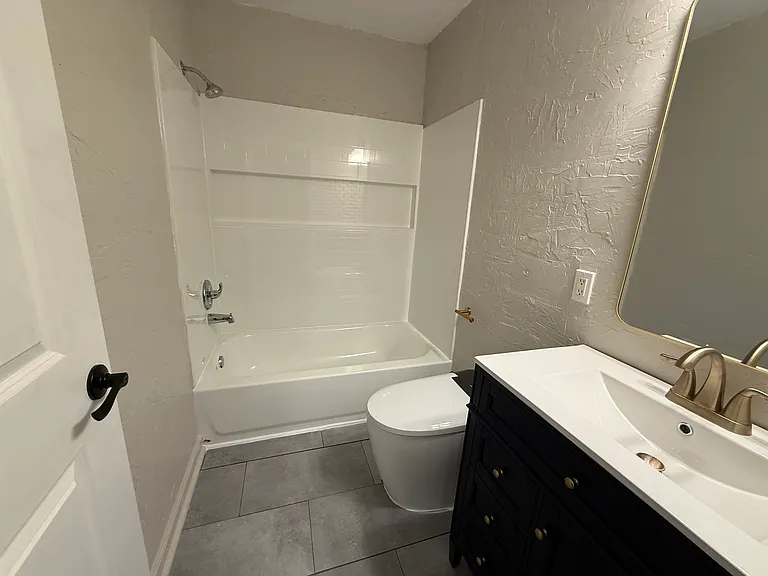 84 Lake Fairgreen Cir — Photo 16