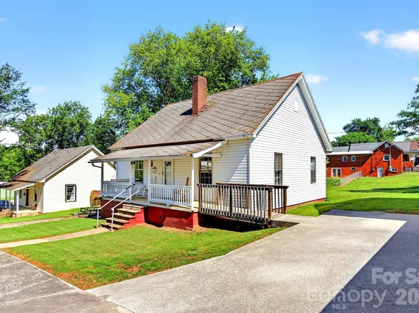 35 2nd St, Marion, NC 28752