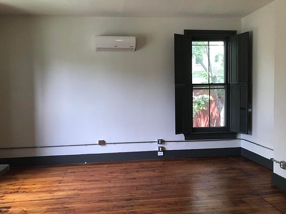 4th image of 2632 Eden Ave APT 6