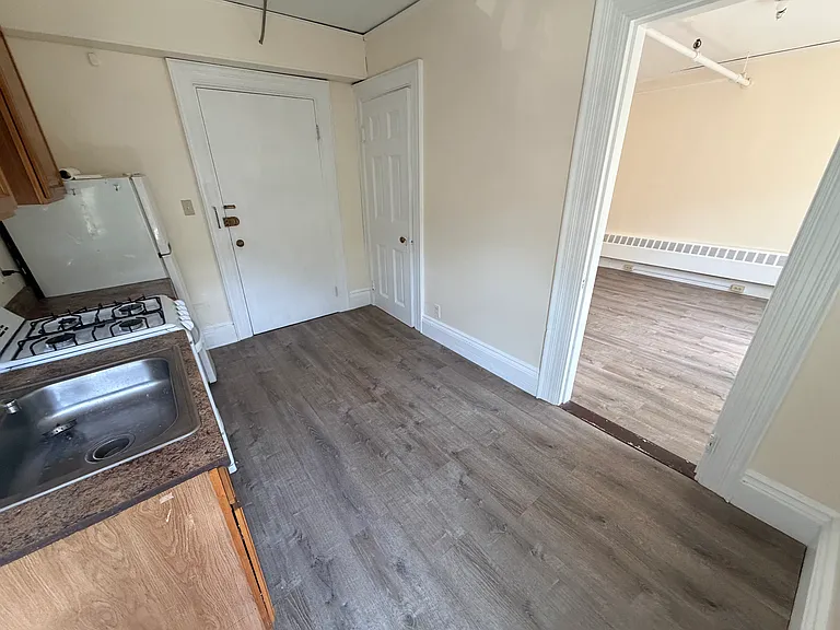 149 Strathmore Rd #6 — Photo 15