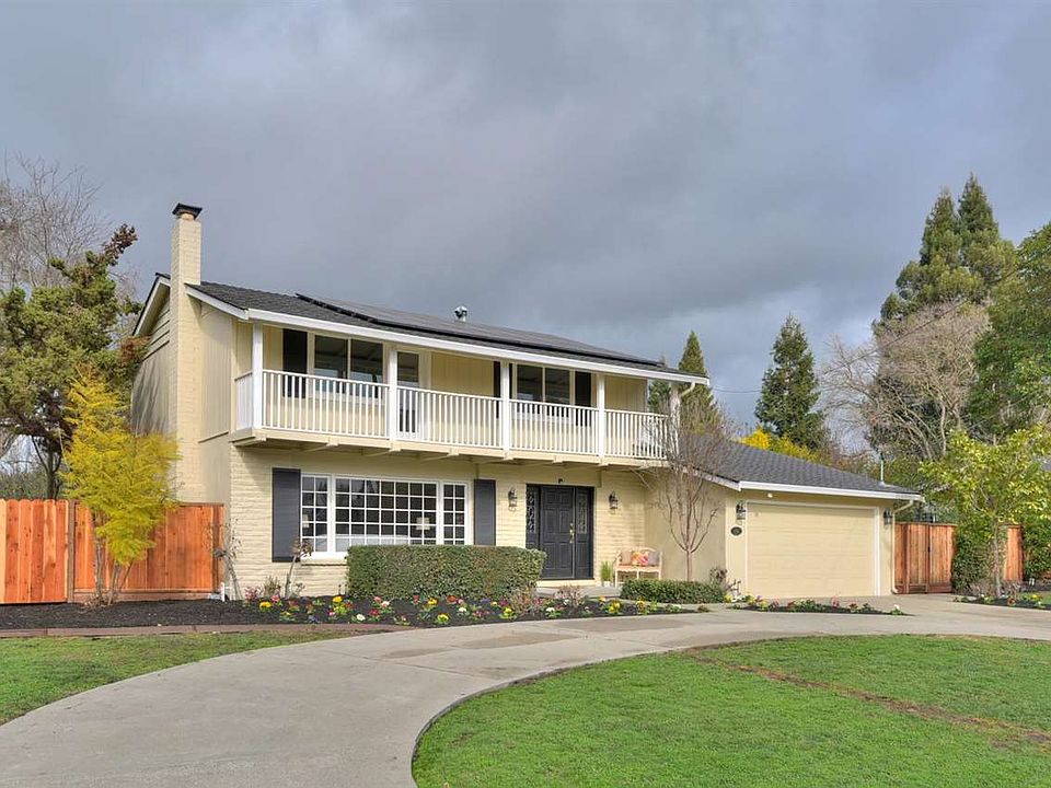 1st image of 696 Brookside Dr