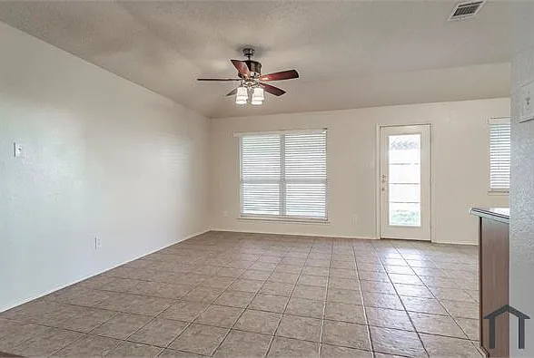 2817 Thrush Dr — Photo 6