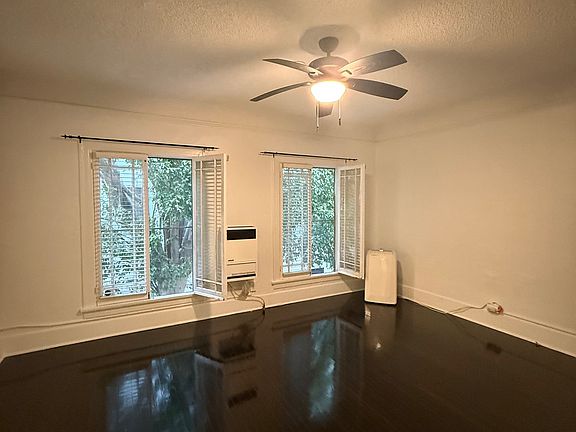 4th image of 1949 N Vermont Ave #3