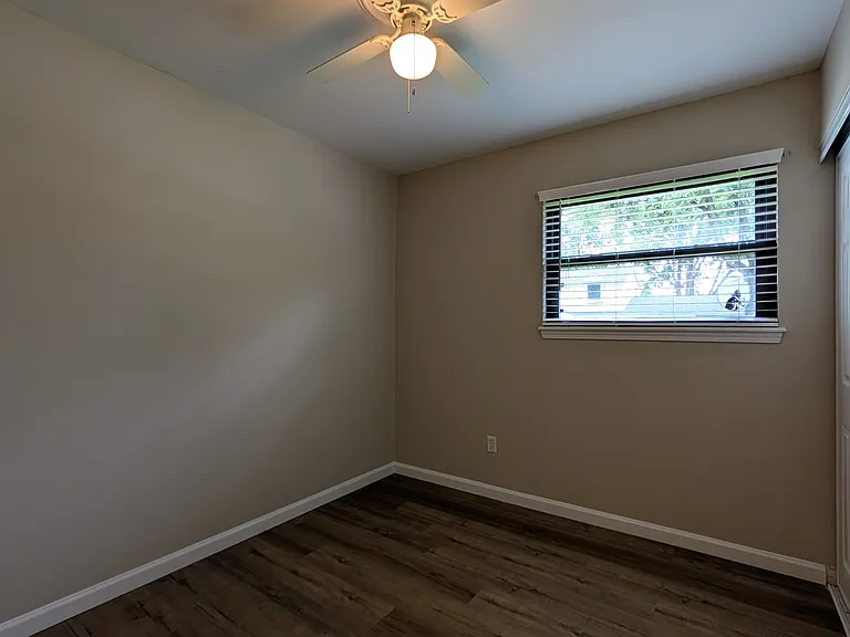809 Jacobs Ln — Photo 9