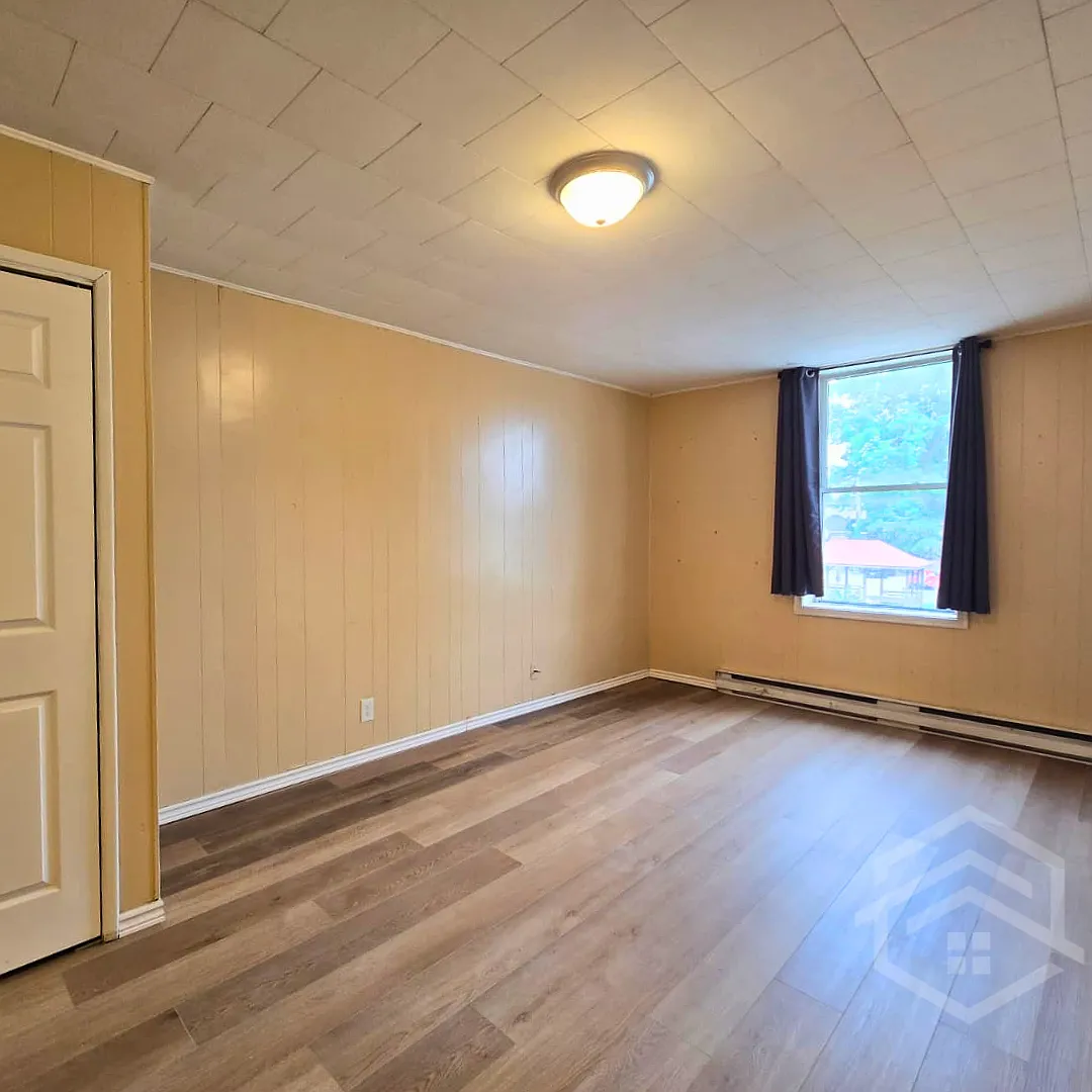 403 Main Street South South Huron — Photo 3