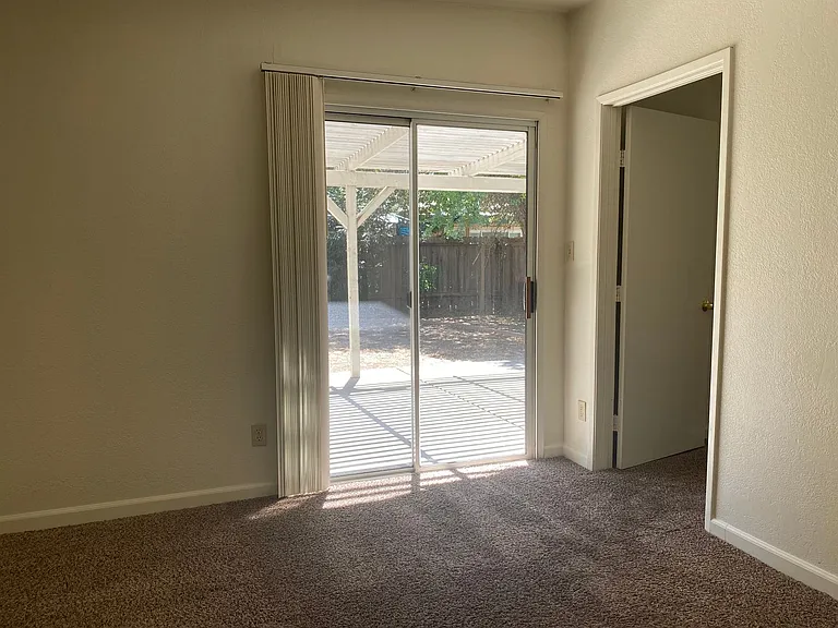1824 Haussler Dr — Photo 2