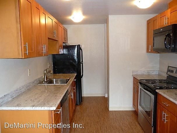 1st image of 10532 Midvale Ave N APT 001