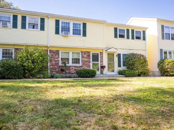 2 George St APT C, Plainville, MA 02762