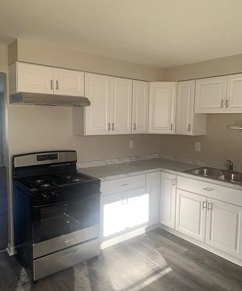 3323 E Grange Ave #2 — Photo 2