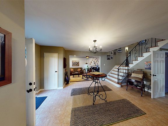 4th image of 64 Oneida Ave
