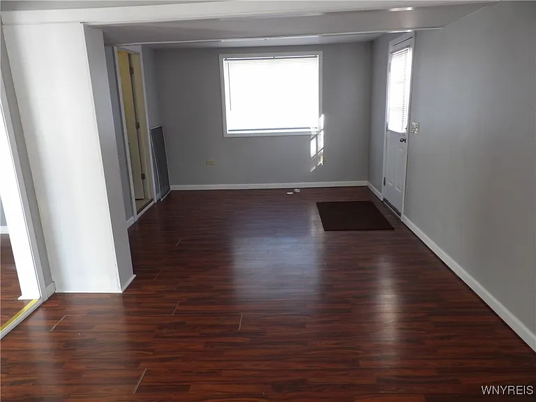 10332 Transit Rd — Photo 32