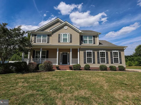 20801 Middlegate Dr, Lexington Park, MD 20653